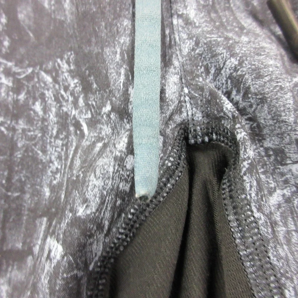 Lululemon Shorts Mens Large‎ Gray Geometric Lined Athletic Running 9 Inseam